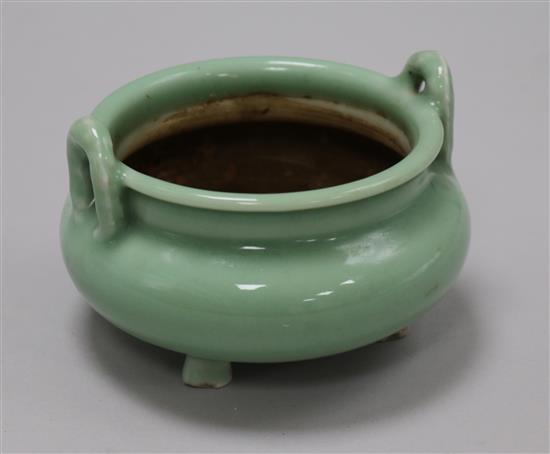A Chinese celadon glazed censer, Qing dynasty 12cm diam